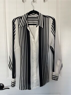 Black & White Vertical dressy Stripe Button-Up Shirt - xl